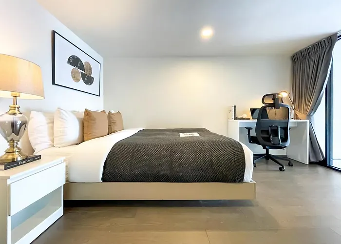 500m To Bts L Large 50 Sqm L Sky Pool And Gym Bangkok